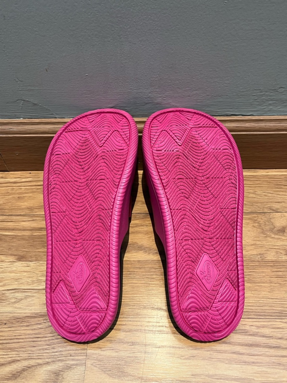 Chaco Womens Chillos Magenta Slide Sandals in size 7 - Picture 3 of 4